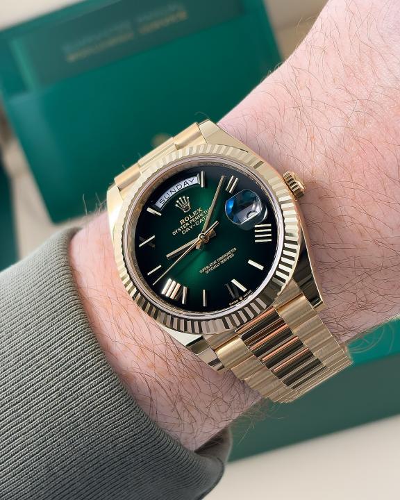Rolex oyster gold green